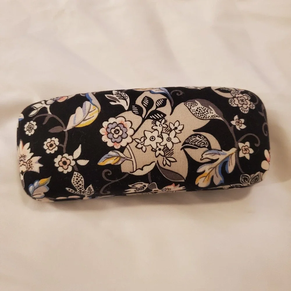 Vera Bradley Hard Shell Sunglass Eye Glass Clam‎ Shell Case Black White Floral